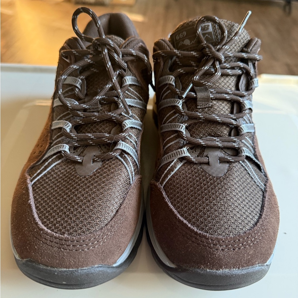 New Balance 669 women’s  Brown Athletic Shoes